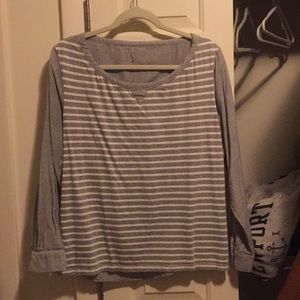 Gray stripped blouse.